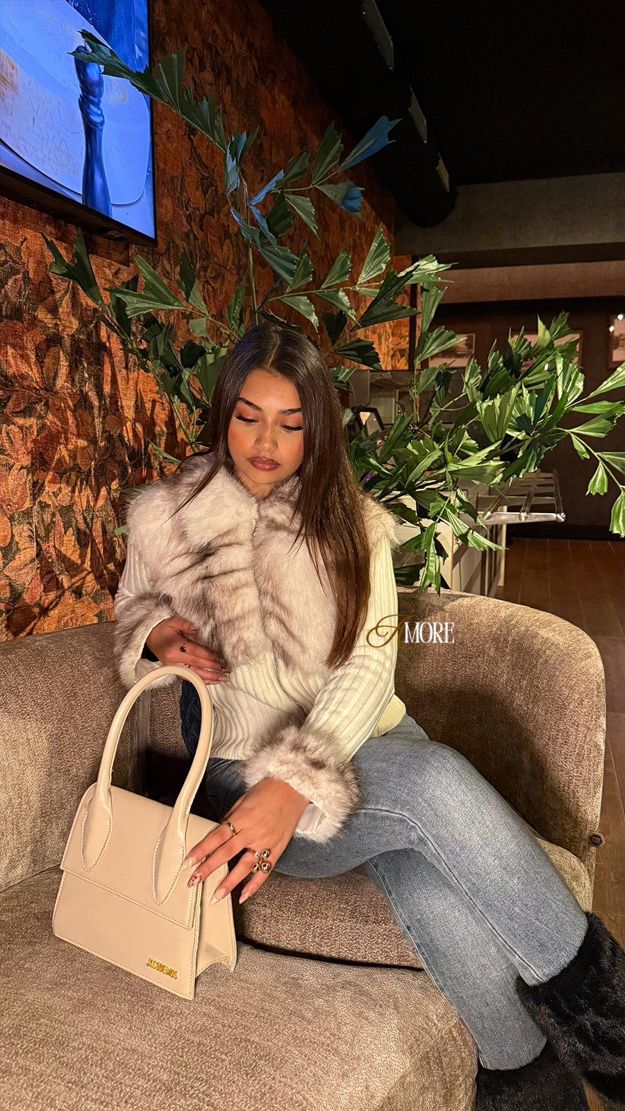 AMORE FAUX FUR ZIPPER JACKET- LIGHT BEIGE